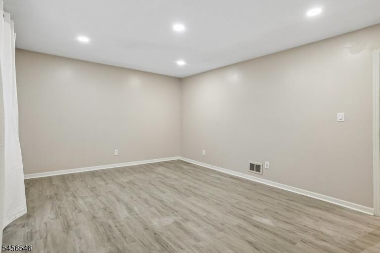 Property listing MLS 4049173 photo 18