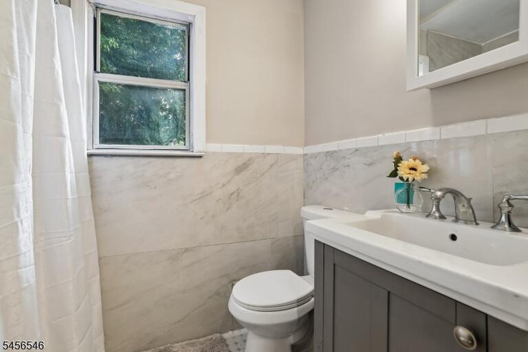 Property listing MLS 4049173 photo 25