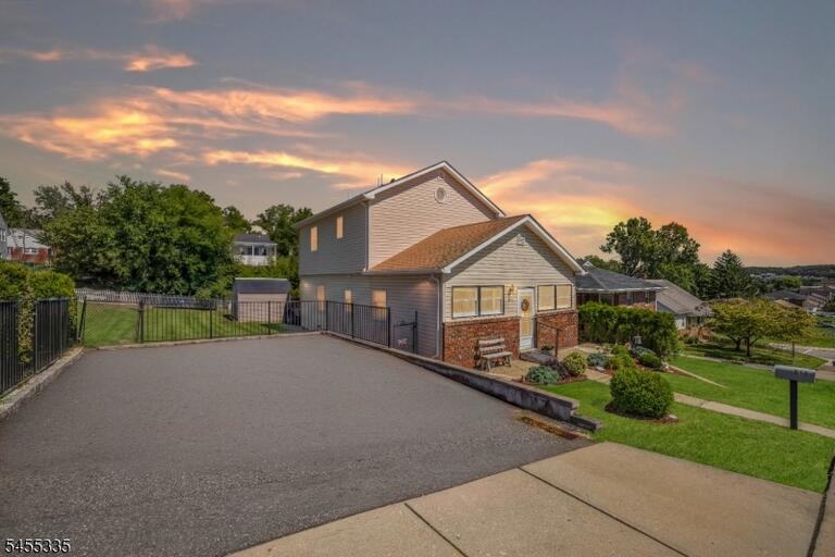 Property listing MLS 4049177 photo 1