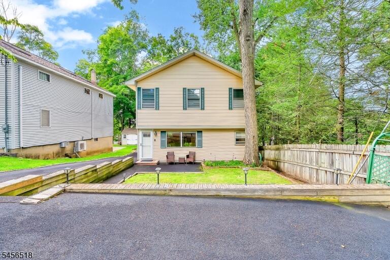 Property listing MLS 4049184 photo 17