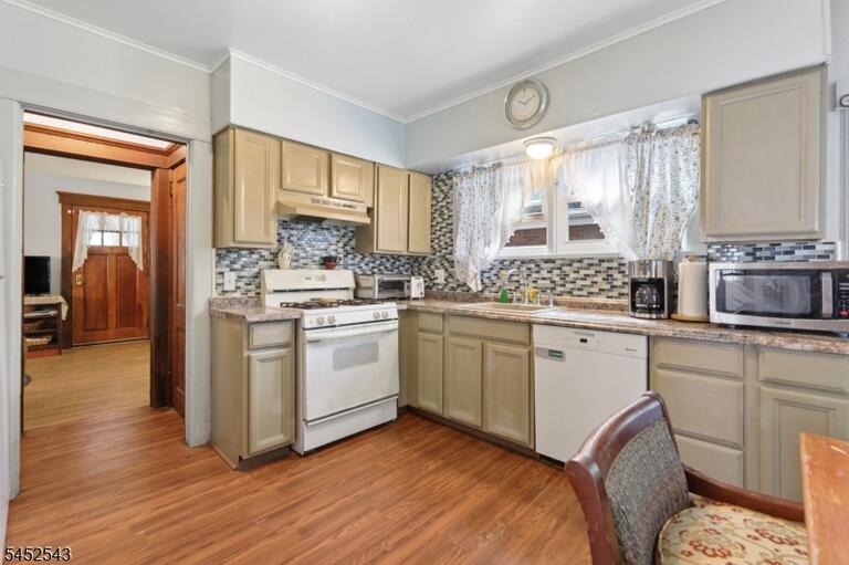 Property listing MLS 4049191 photo 10