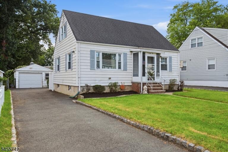 Property listing MLS 4049196 photo 2