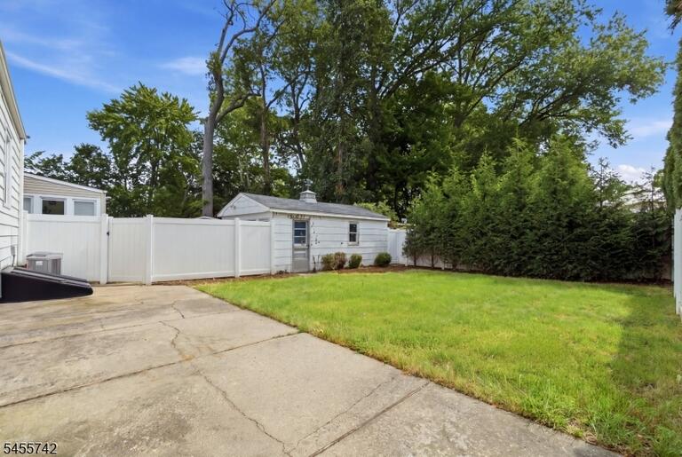 Property listing MLS 4049196 photo 27