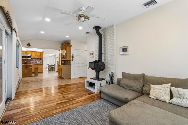 Property listing MLS 4049199 photo 16