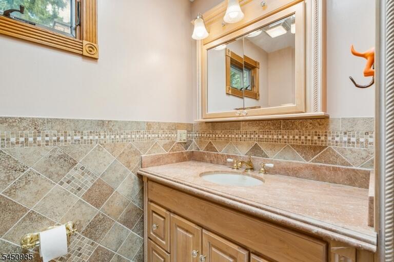 Property listing MLS 4049199 photo 25