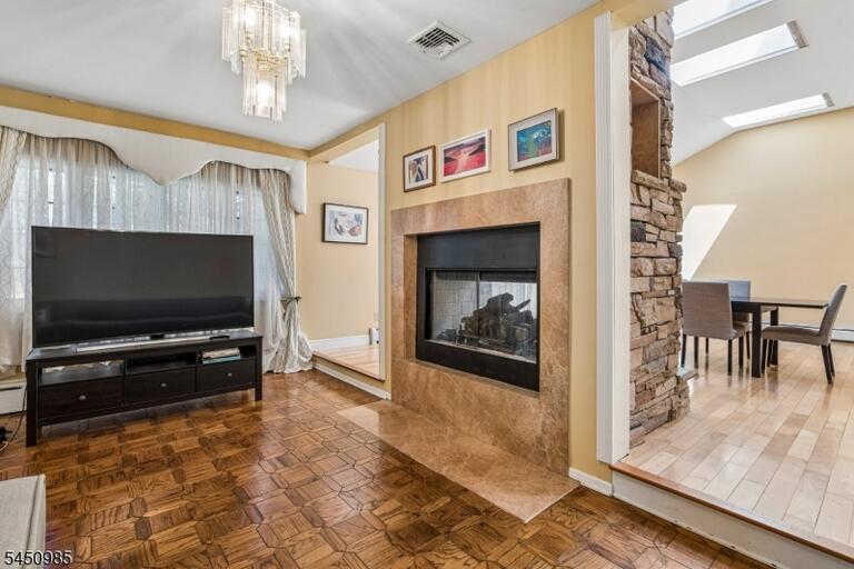 Property listing MLS 4049199 photo 7