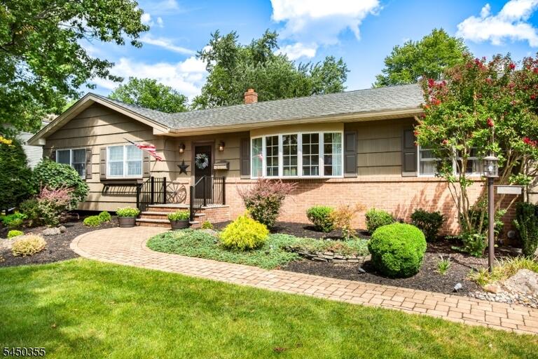 Property listing MLS 4049215 photo 1