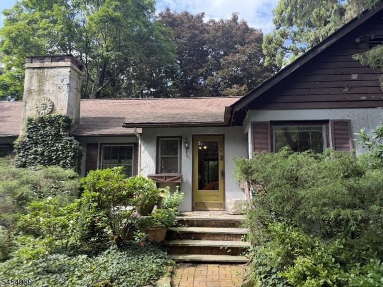 Property listing MLS 4049225 photo 1