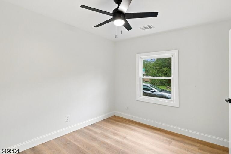 Property listing MLS 4049235 photo 23