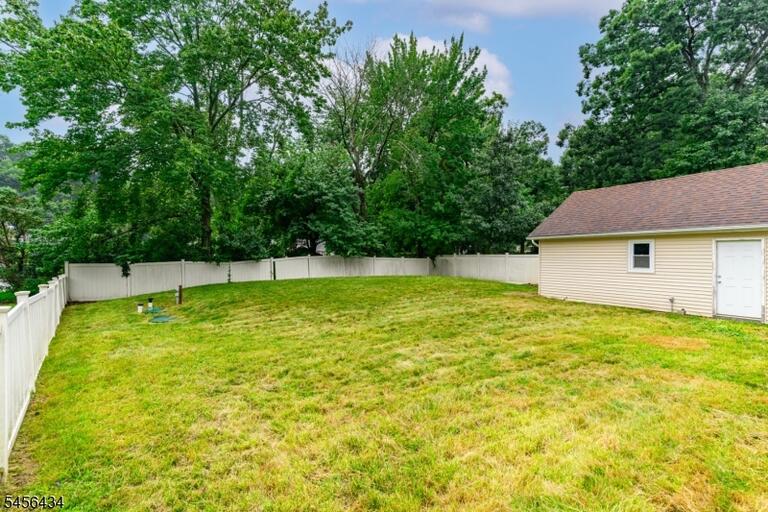 Property listing MLS 4049235 photo 33