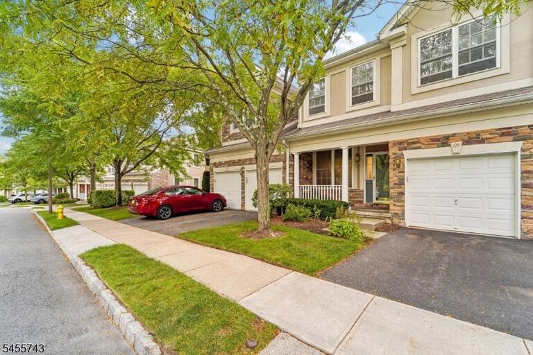 Property listing MLS 4049241 photo 1