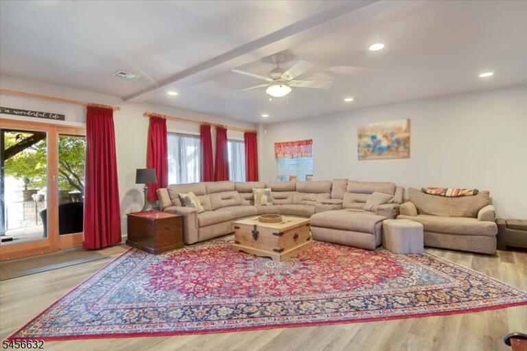 Property listing MLS 4049245 photo 14