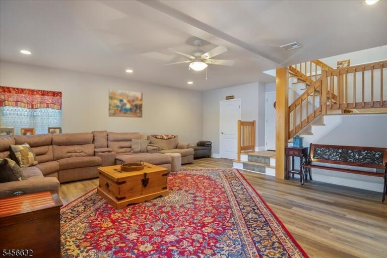 Property listing MLS 4049245 photo 15