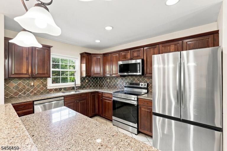 Property listing MLS 4049254 photo 11
