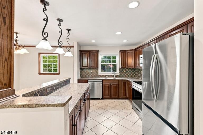 Property listing MLS 4049254 photo 12