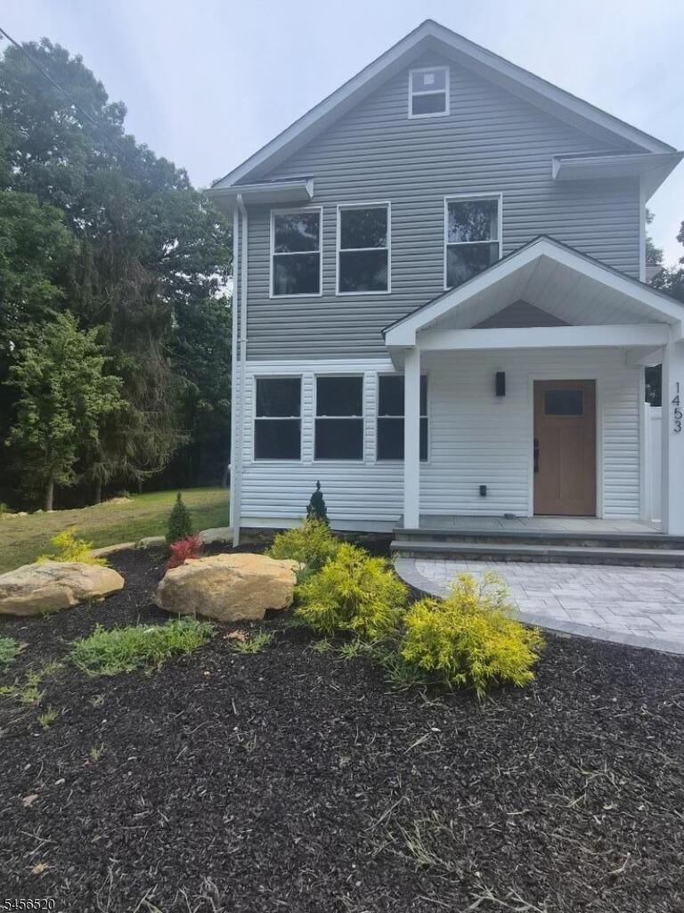 Property listing MLS 4049268 photo 2