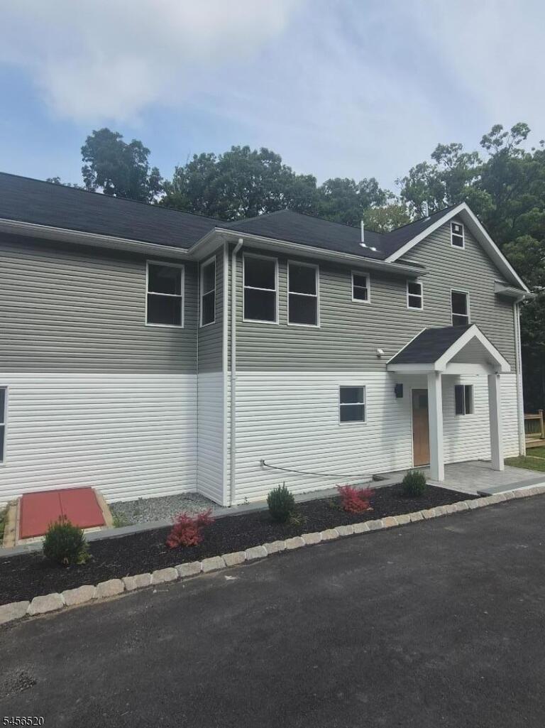 Property listing MLS 4049268 photo 3