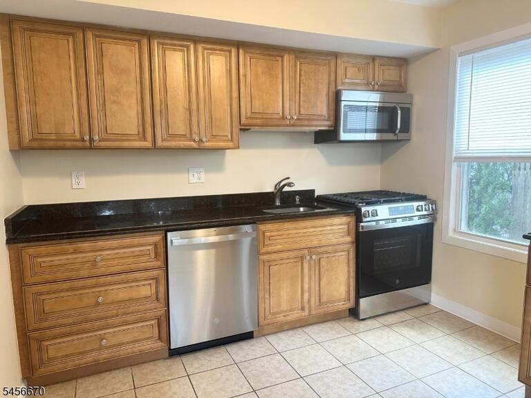Property listing MLS 4049276 photo 4