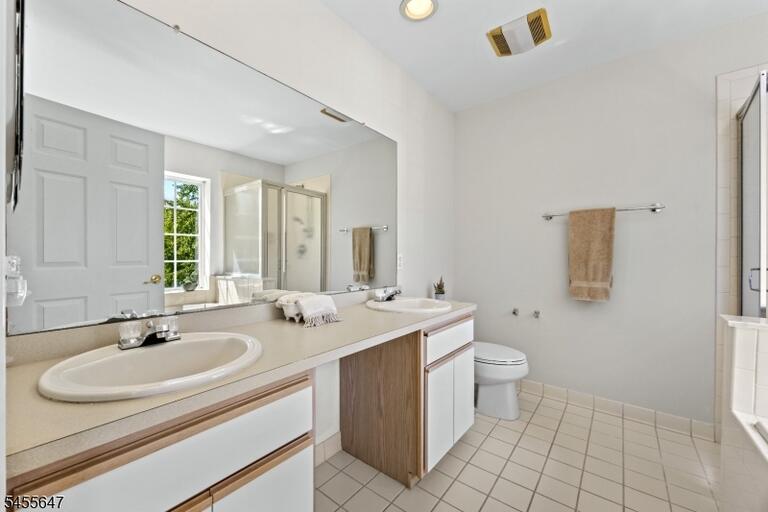 Property listing MLS 4049277 photo 15