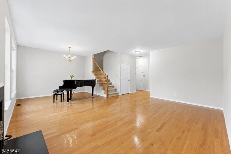 Property listing MLS 4049277 photo 8