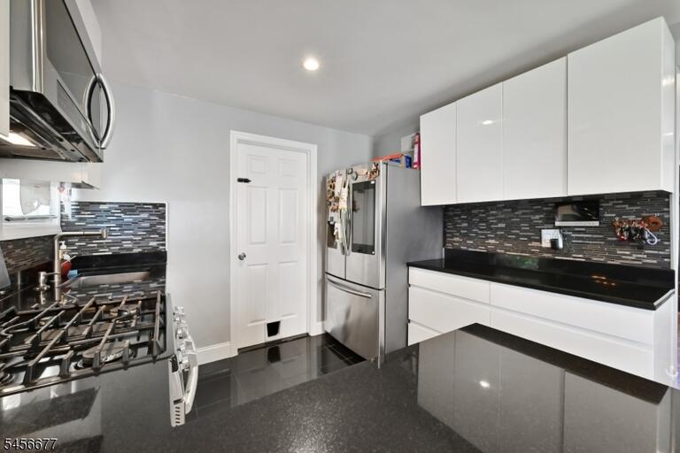 Property listing MLS 4049284 photo 8