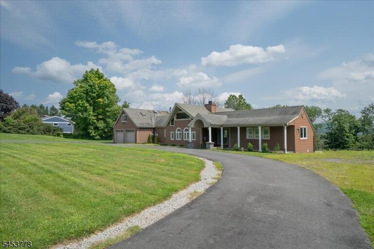 Property listing MLS 4049285 photo 1