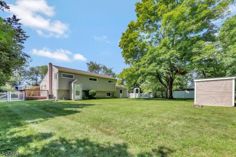 Property listing MLS 4049287 photo 3