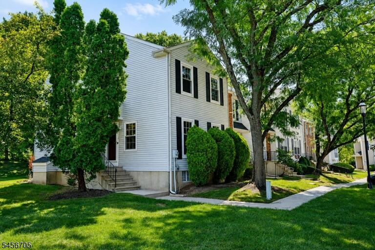 Property listing MLS 4049304 photo 1