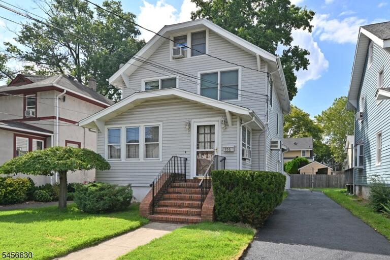 Property listing MLS 4049305 photo 2