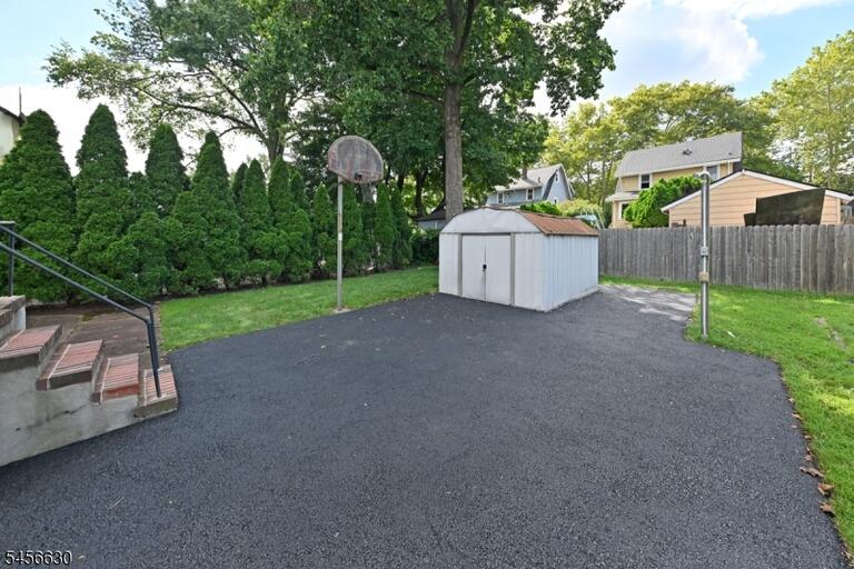 Property listing MLS 4049305 photo 3