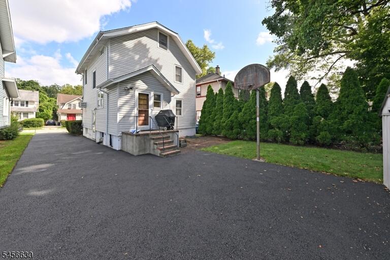 Property listing MLS 4049305 photo 4