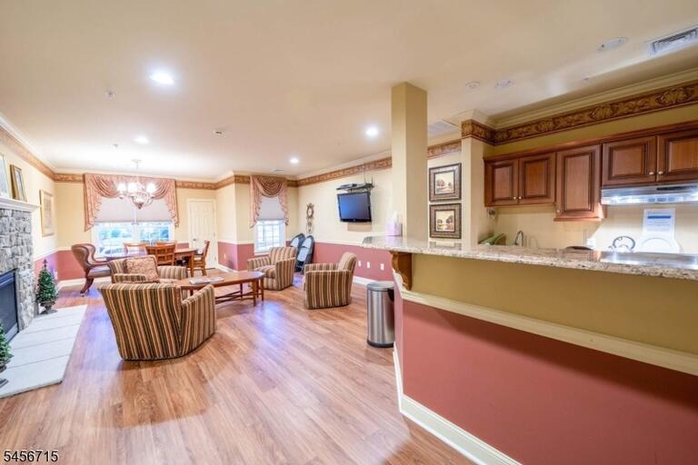 Property listing MLS 4049310 photo 4