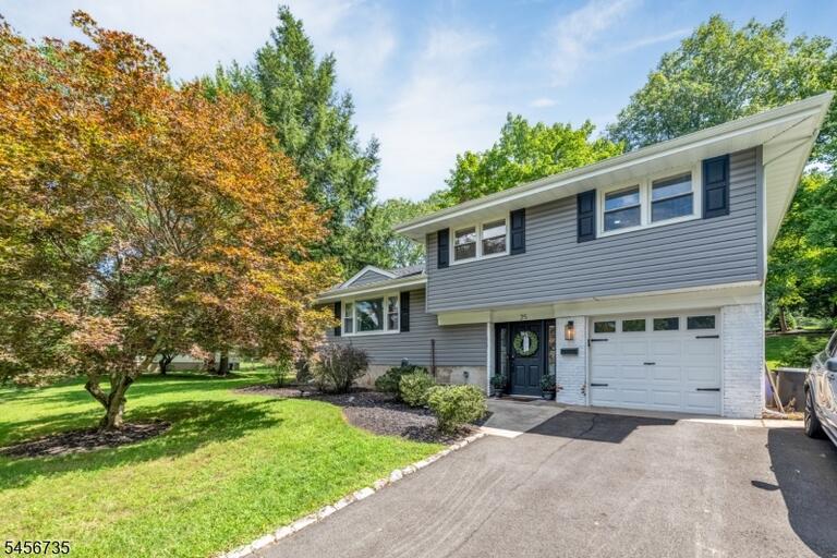 Property listing MLS 4049330 photo 1