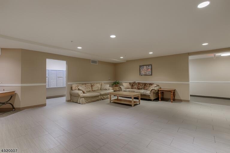 Property listing MLS 4049331 photo 11