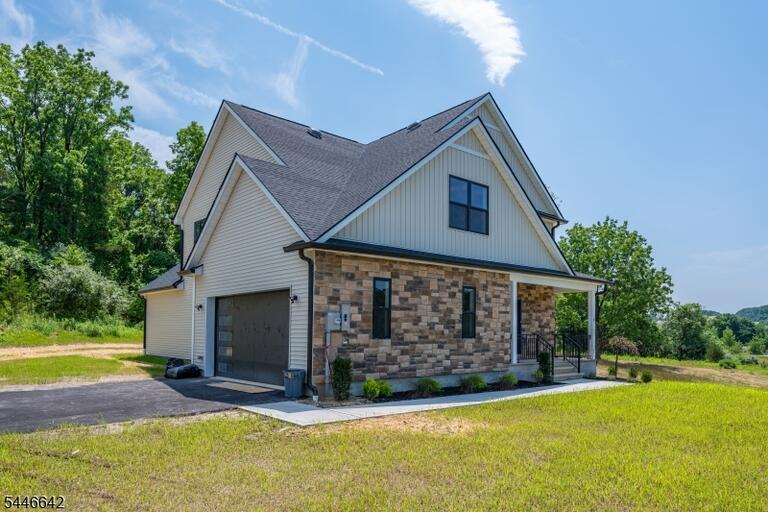 Property listing MLS 4049334 photo 2