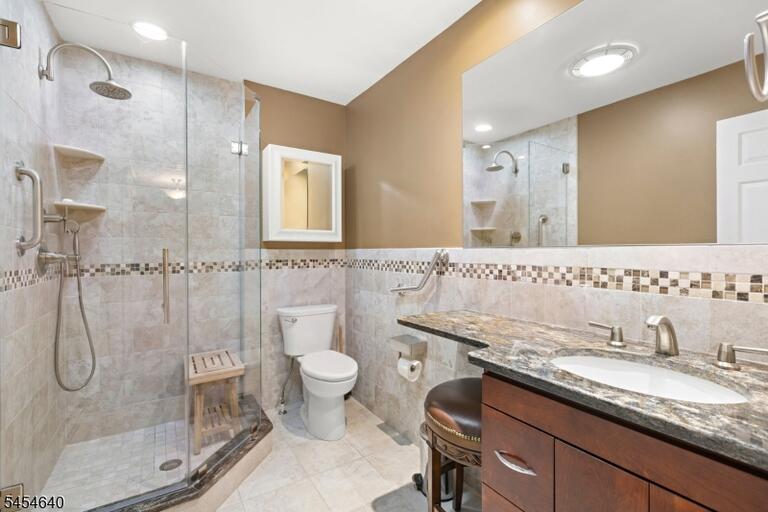 Property listing MLS 4049350 photo 17