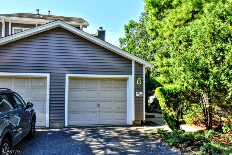 Property listing MLS 4049362 photo 1
