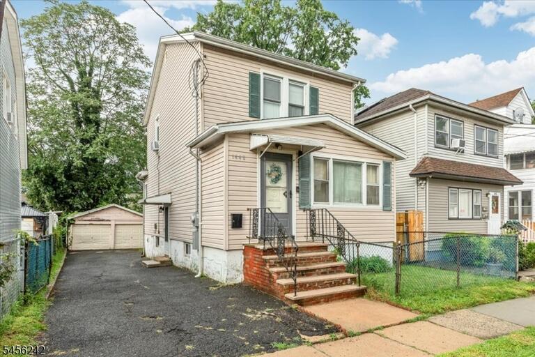 Property listing MLS 4049365 photo 1