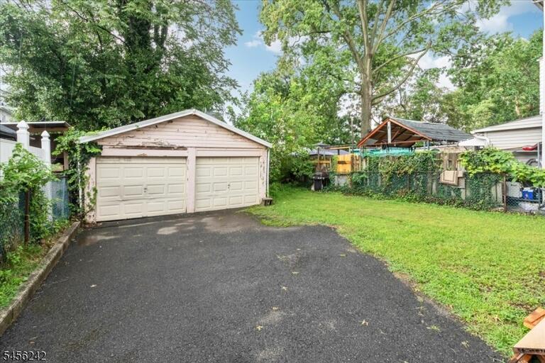 Property listing MLS 4049365 photo 24