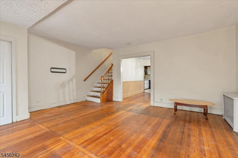 Property listing MLS 4049365 photo 3