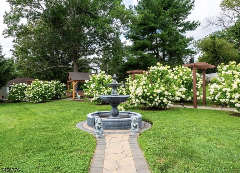 Property listing MLS 4049369 photo 9