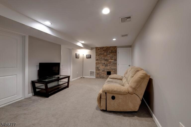 Property listing MLS 4049370 photo 16