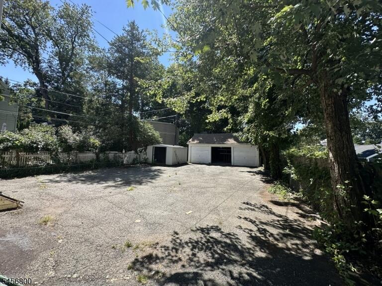 Property listing MLS 4049382 photo 3