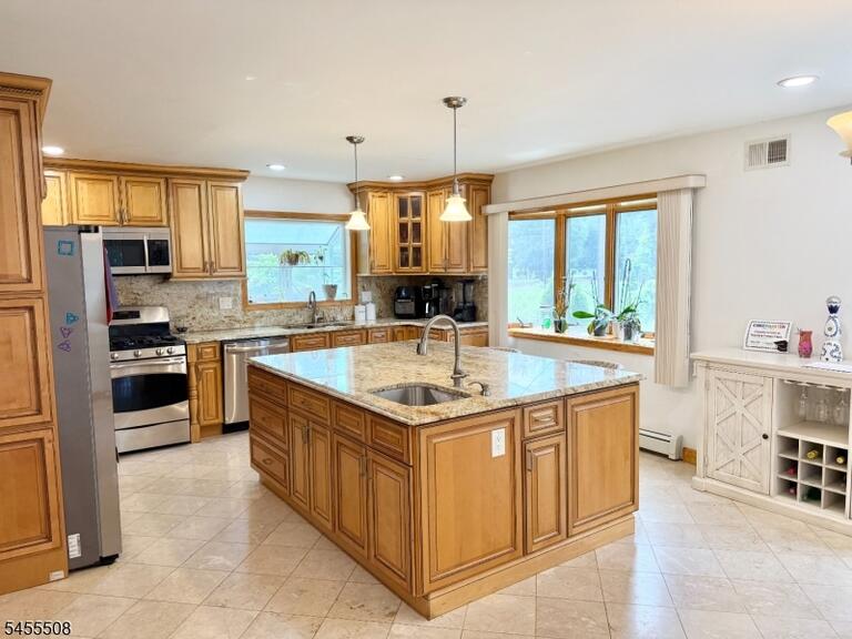 Property listing MLS 4049386 photo 6