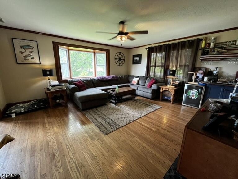 Property listing MLS 4049391 photo 4