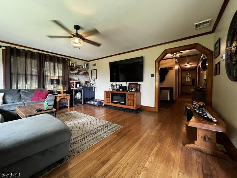 Property listing MLS 4049391 photo 5