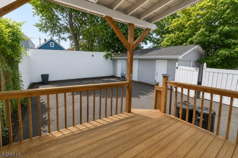 Property listing MLS 4049393 photo 6