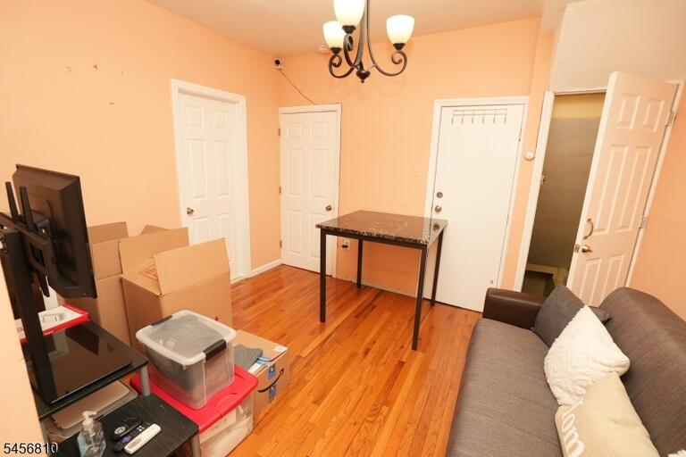 Property listing MLS 4049393 photo 9