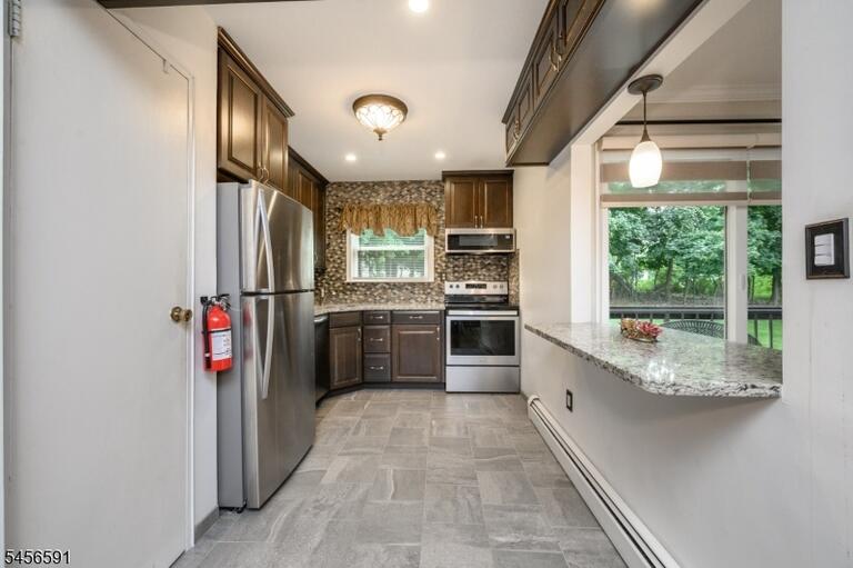 Property listing MLS 4049402 photo 10