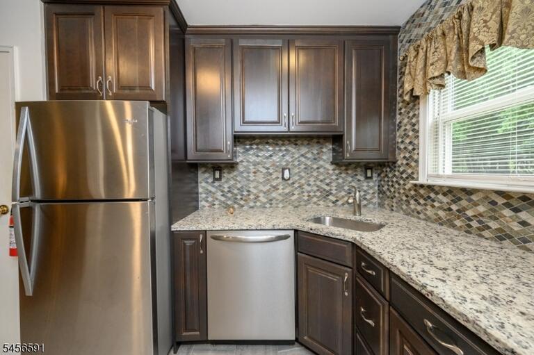Property listing MLS 4049402 photo 12
